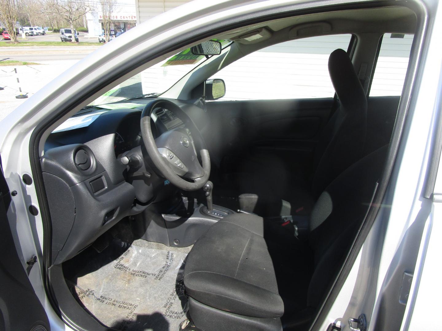 2015 Silver Nissan Versa 1.6 S 5M (3N1CN7AP9FL) with an 1.6L L4 DOHC 16V engine, 5-Speed Automatic transmission, located at 2553 Airline Blvd, Portsmouth, VA, 23701, (757) 488-8331, 36.813889, -76.357597 - Down Payment: $499 Weekly Payment: $90 APR: 23.9% Repayment Terms: 42 Months ***CALL ELIZABETH SMITH - DIRECTOR OF MARKETING @ 757-488-8331 TO SCHEDULE YOUR APPOINTMENT TODAY AND GET PRE-APPROVED RIGHT OVER THE PHONE*** - Photo#9